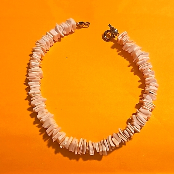 Unbranded Jewelry - Puka Shell Bracelet, Lt. Pink & White, 7.5" Length, Clasp Closure, NWOT